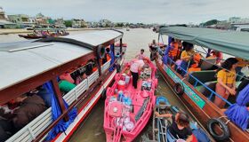 Cai Rang Market Can Tho Tourists